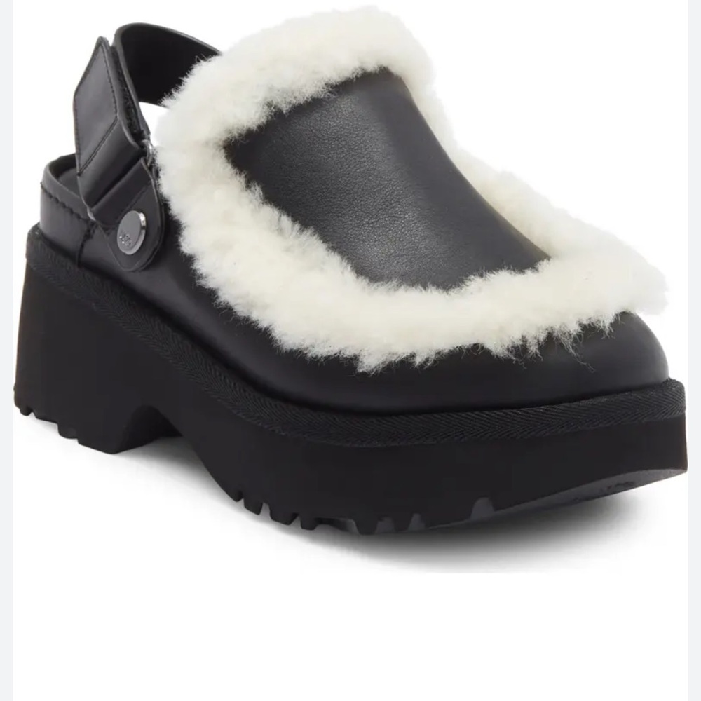 Black Clogs - Picture 3 of 5